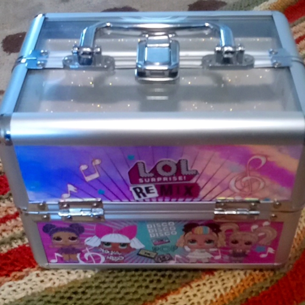 LOL brand Jewelery and nick Nak box